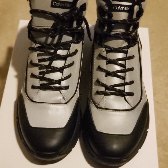 Boots - Picture 3 of 8